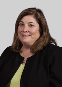 Theresa Russel_headshot